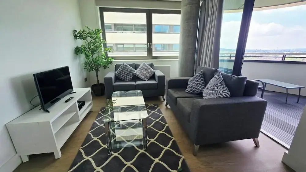 Roomspace Serviced Apartments -Oasis Way