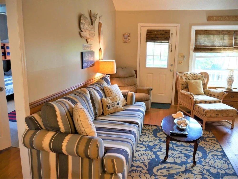Beach Breezes - 4 Br Home