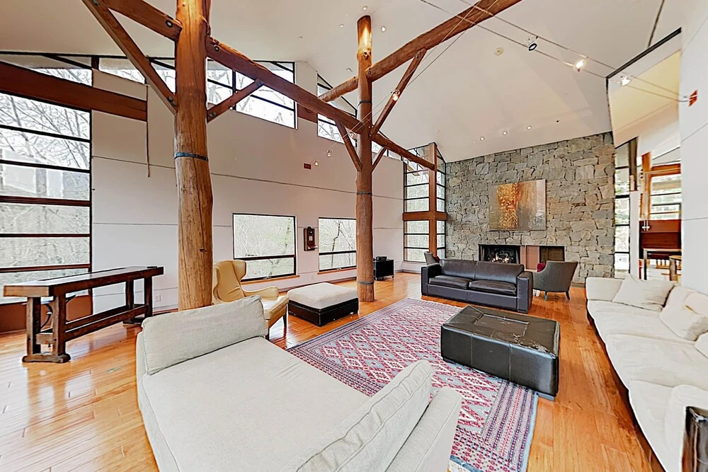 A Lake & Mountain Lodge W/ Lake Access, Hot Tub & Game Room 6 Bedroom Home