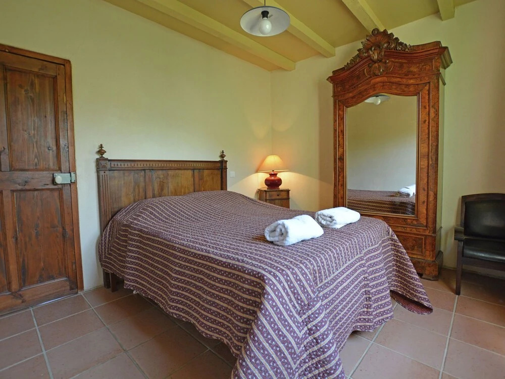 Beautiful Villa in Flaux With Swimming Pool