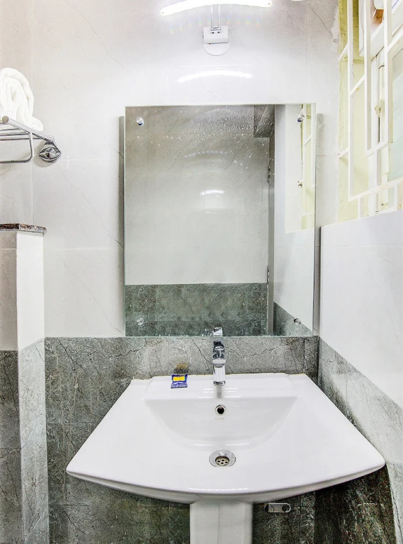 FabHotel Vipra Enclave