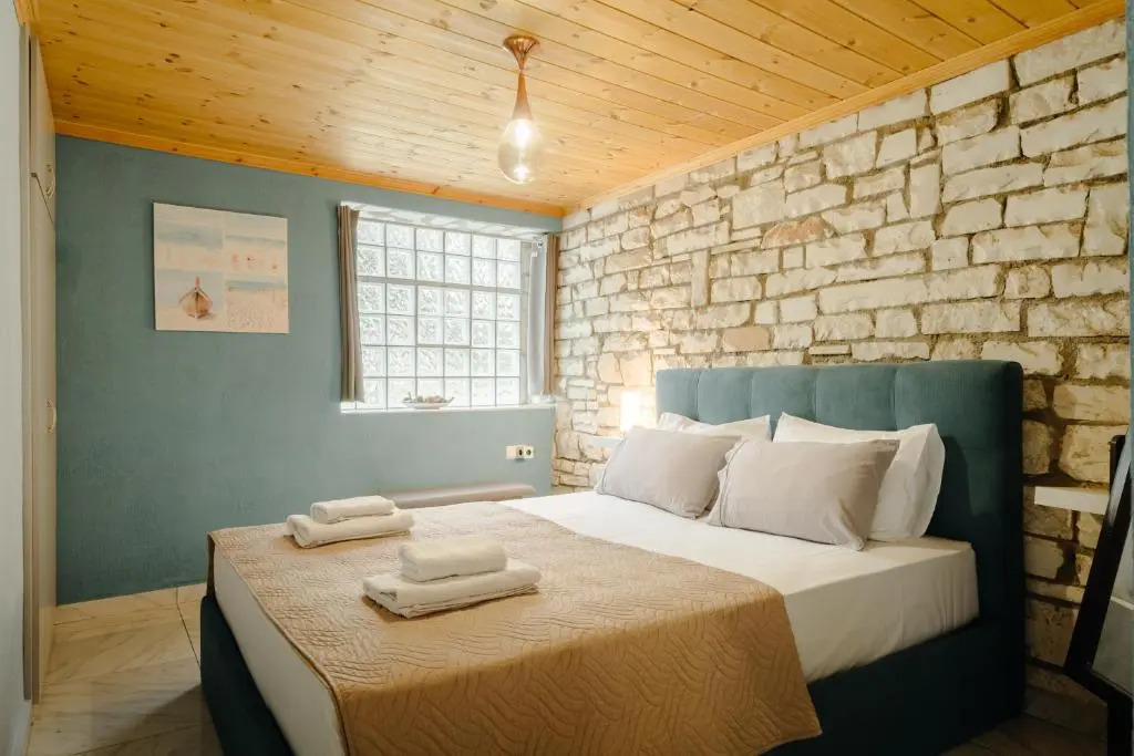 Kritamos Luxury Apartment