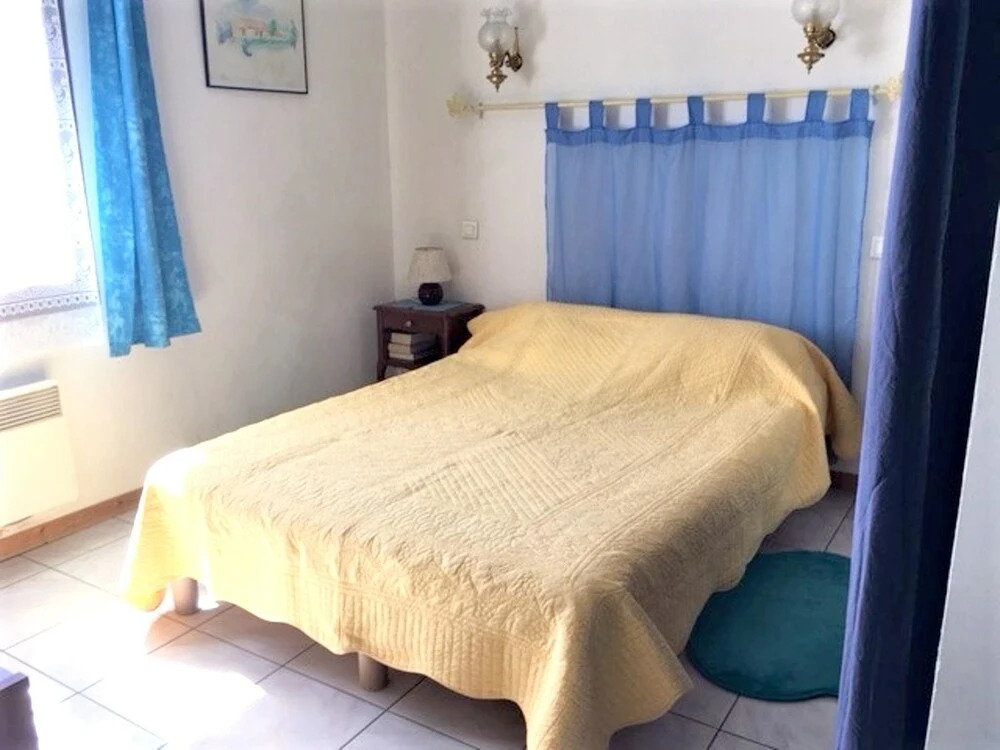 House With 2 Bedrooms in Ansouis, With Wonderful Mountain View, Pool A