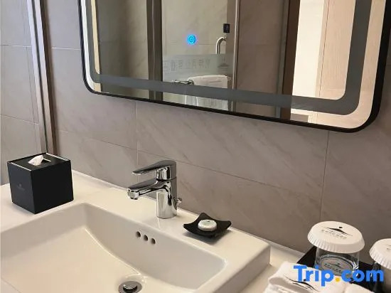Qian Kun Run Songhu Hotel