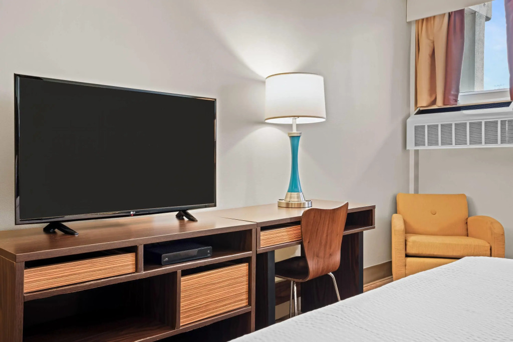 Super 8 by Wyndham Thunder Bay