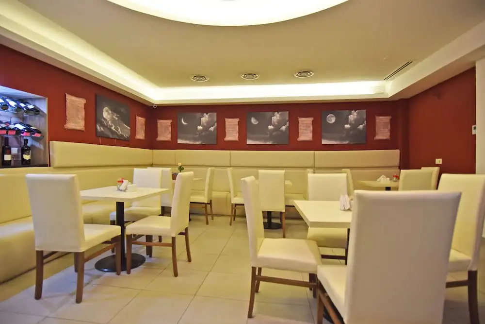 Отель Grand Hotel Luna