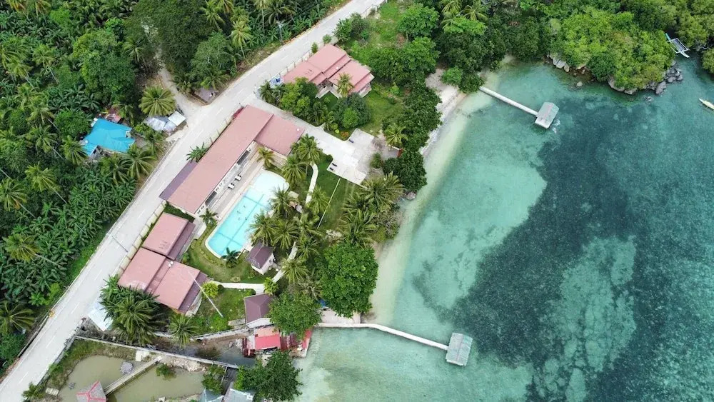 Reef Waters Resort