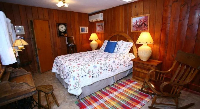 Sam Hughes Inn Bed & Breakfast