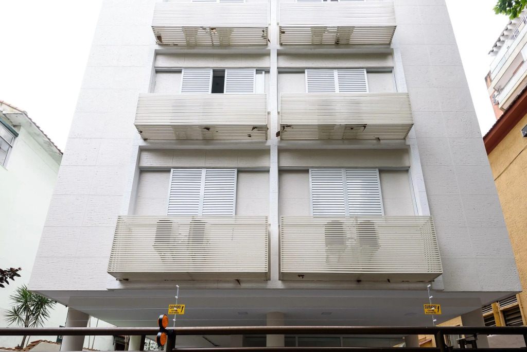 Moderno Quarto & Sala Em Copacabana | Mfb 76/203