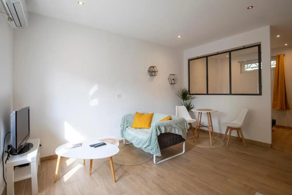 Villa de 200 m2 avec piscine proche du centre-ville