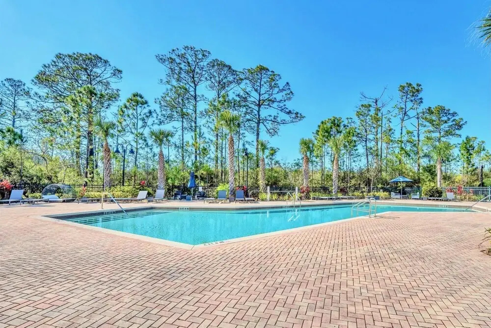 Near Disney - Spacious 3BR Condo With Netflix - Pool Hot Tub