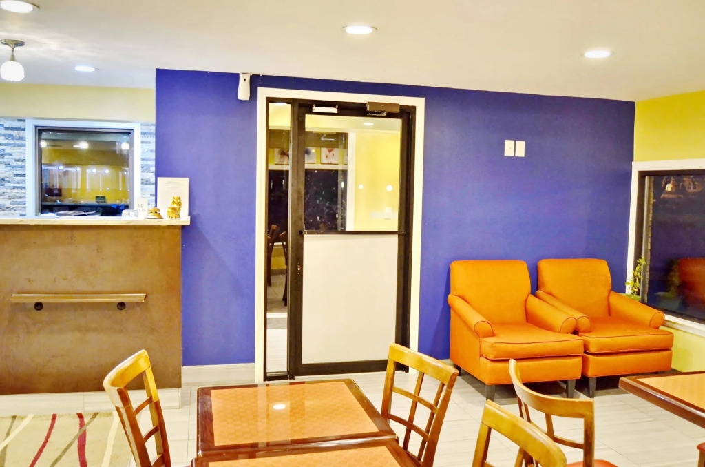 Flagship Inn & Suites