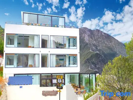 VALATOMS Van Latu Chuyi Homestay (Kangding)