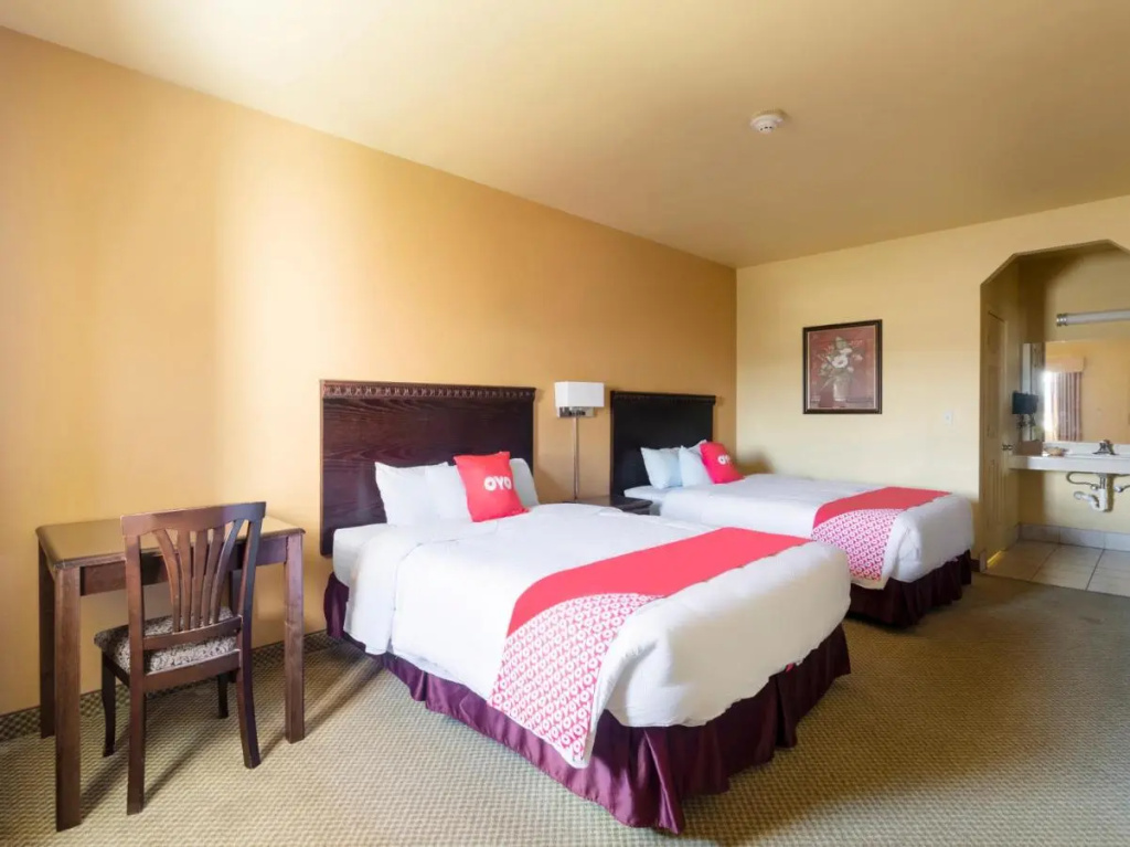OYO Hotel Valley View TX, I-35