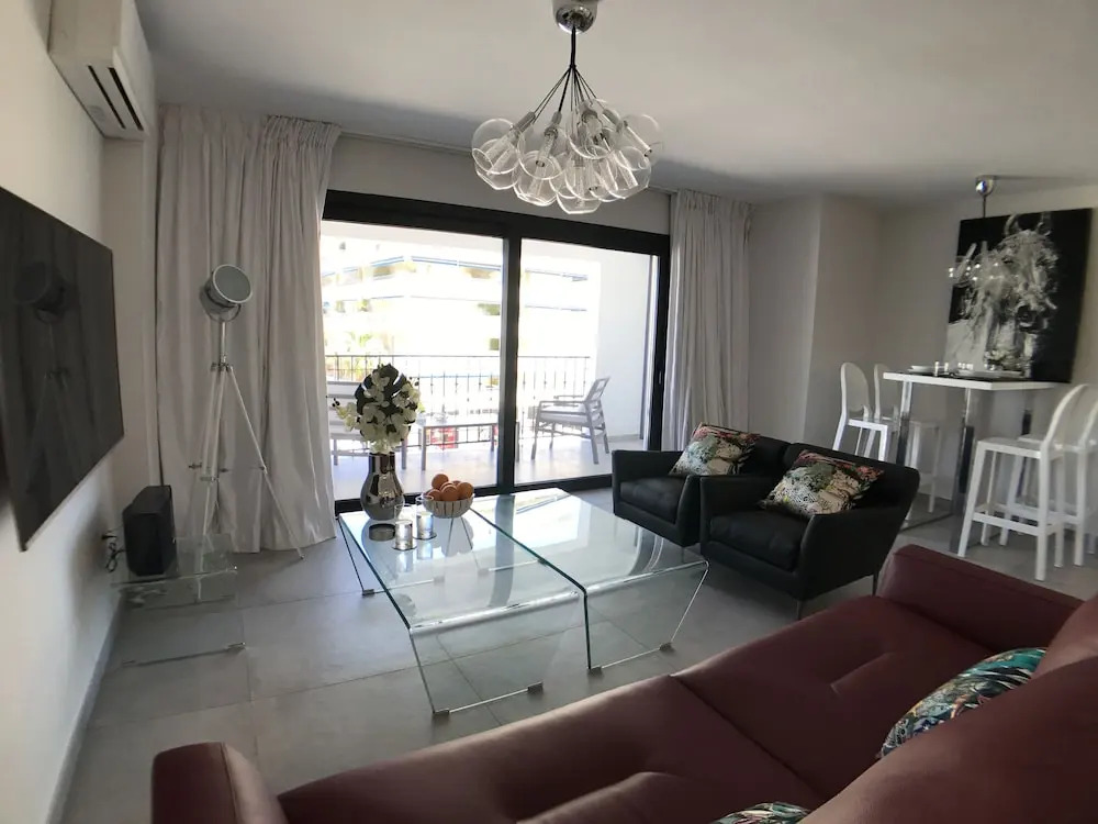Contemporary 1 Bedroom Apt Puerto Banus