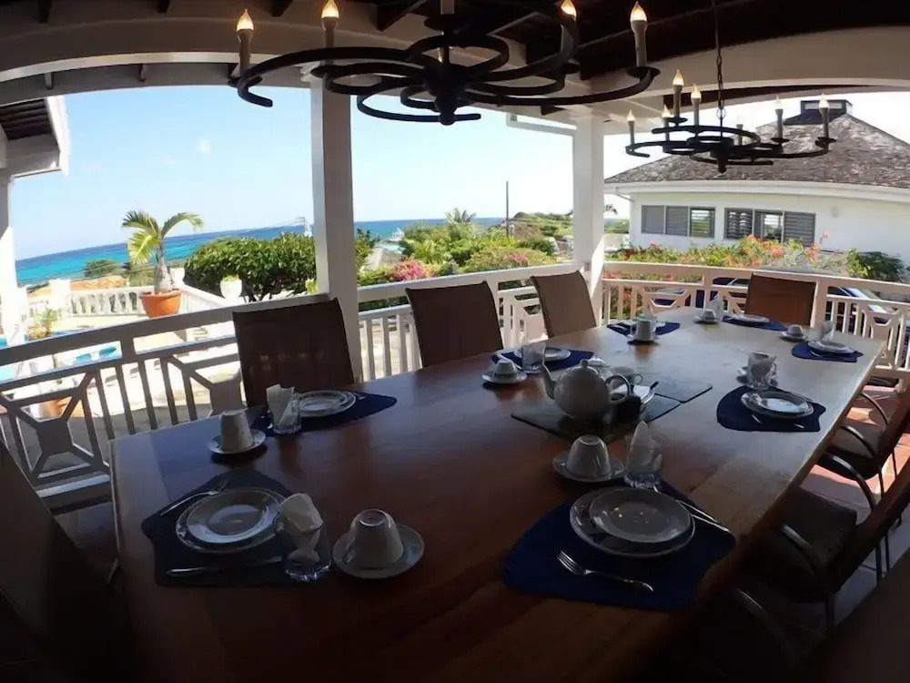 Tumac Villa, 4BR by Jamaican Treasures