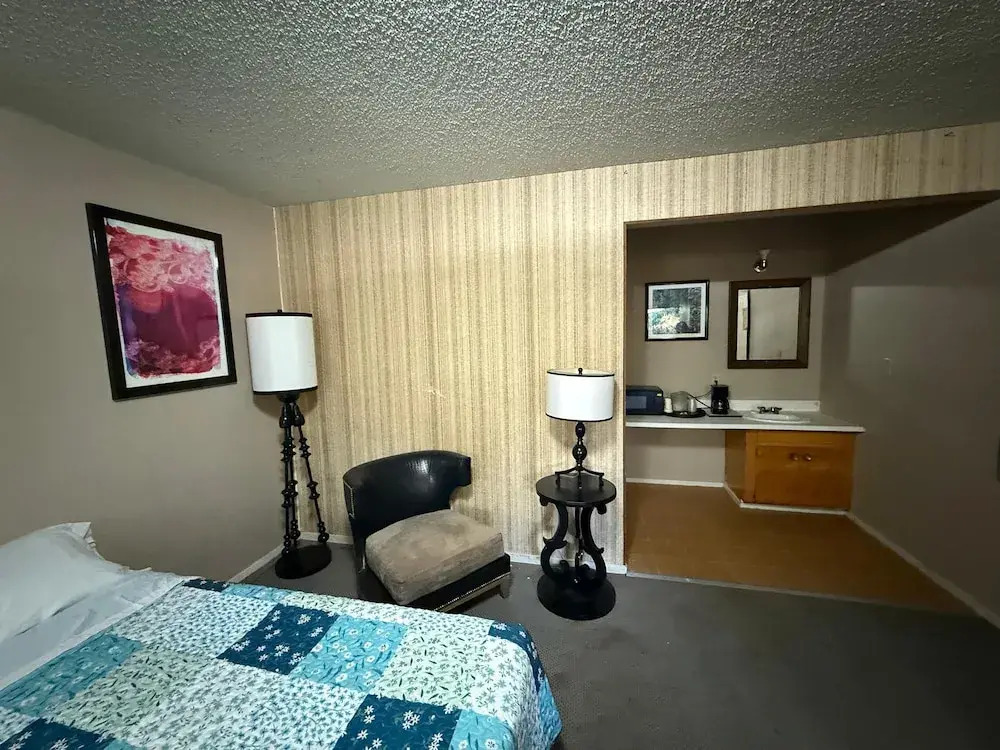 Columbia Inn Motel CA 49