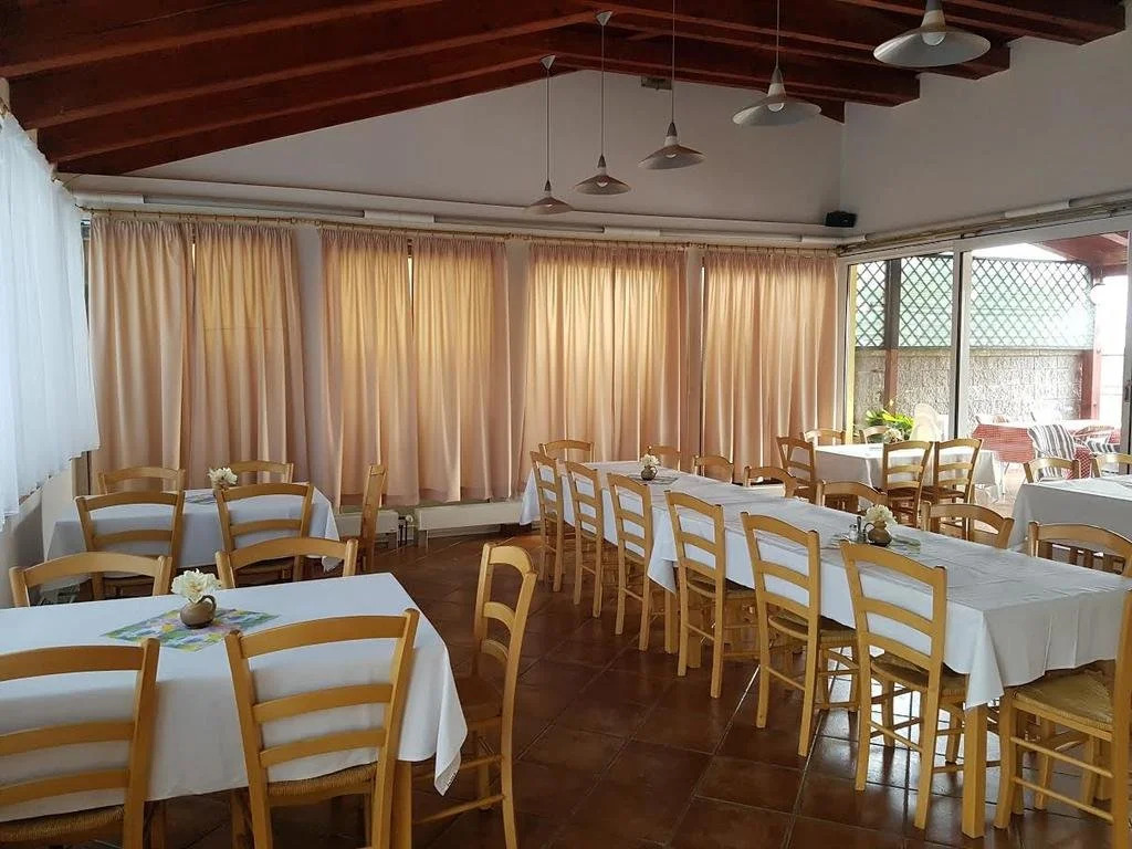 Restaurant & Pension u Hradu