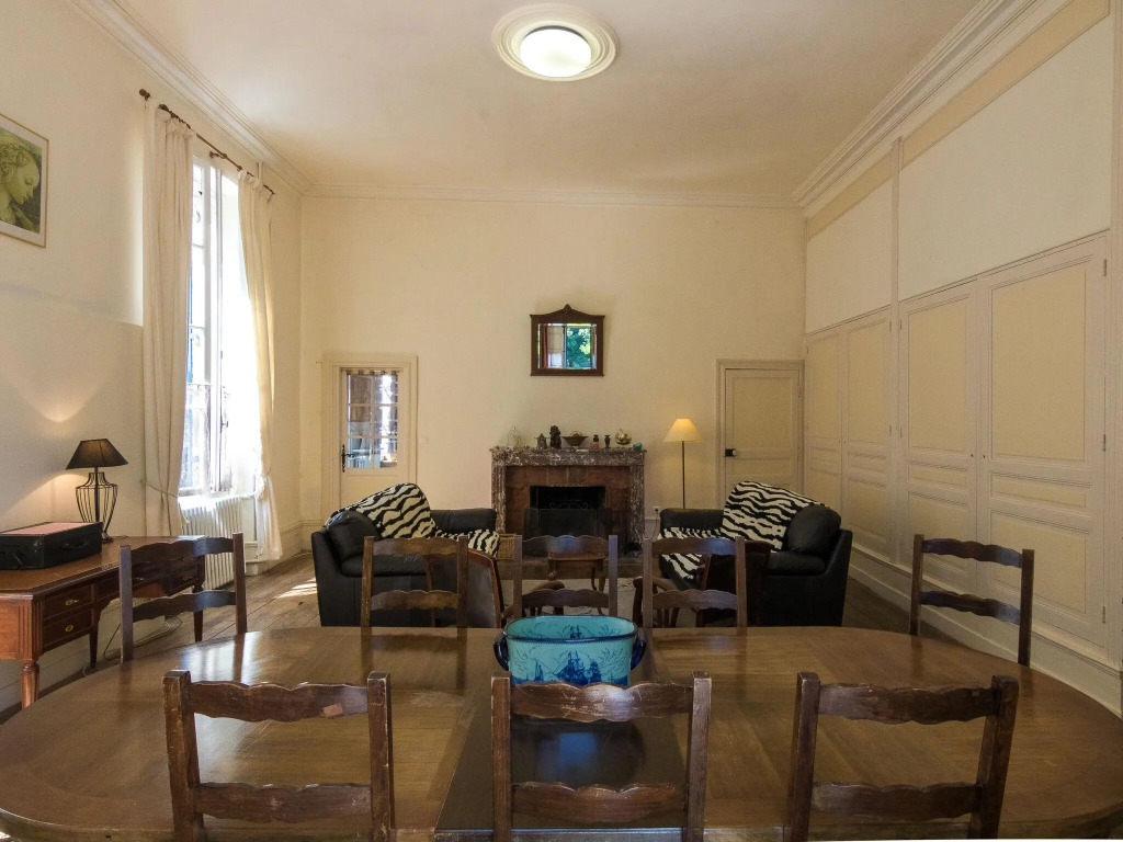 Very spacious cottage with a separate guest house on a medieval domain.