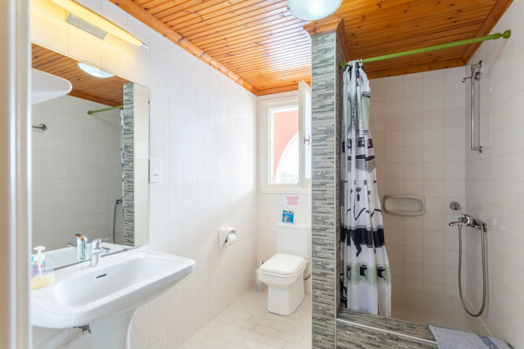 Bougainvillea Large Private Pool Walk to Beach Sea Views A C Wifi Car Not Required Eco-friend - 195