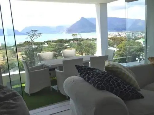 Mountain & Sea Apartments