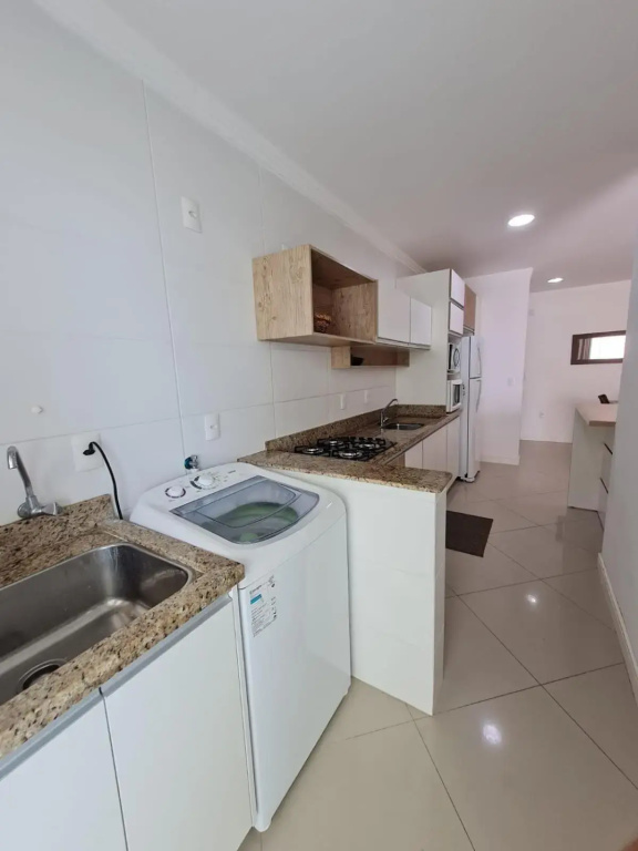 Amplo e aconchegante apartamento com 3 quartos a 50m da praia de Bombas