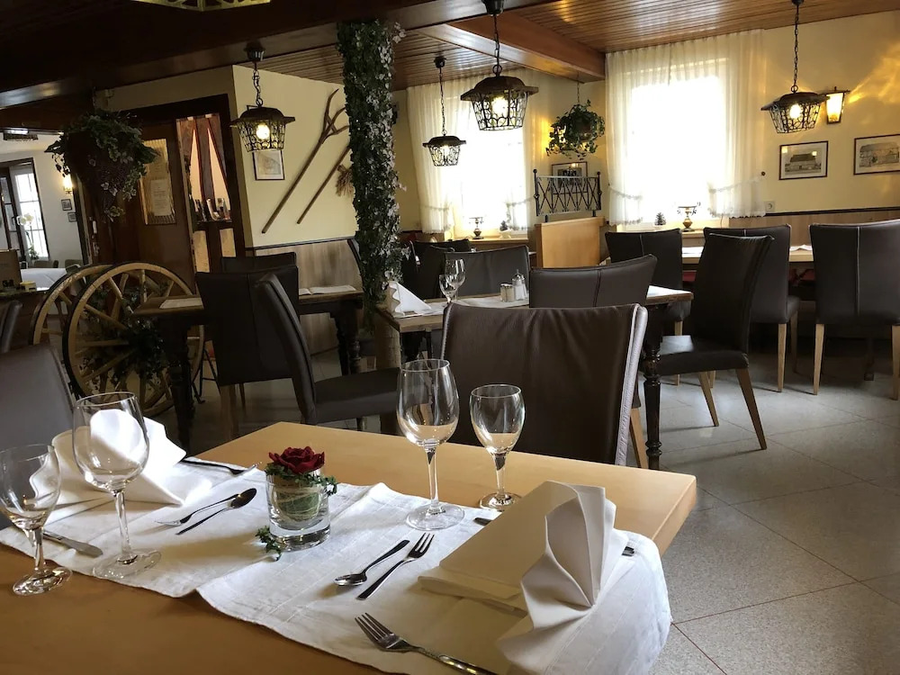 Hotel Orthwein -kostenfreie Parkplätze