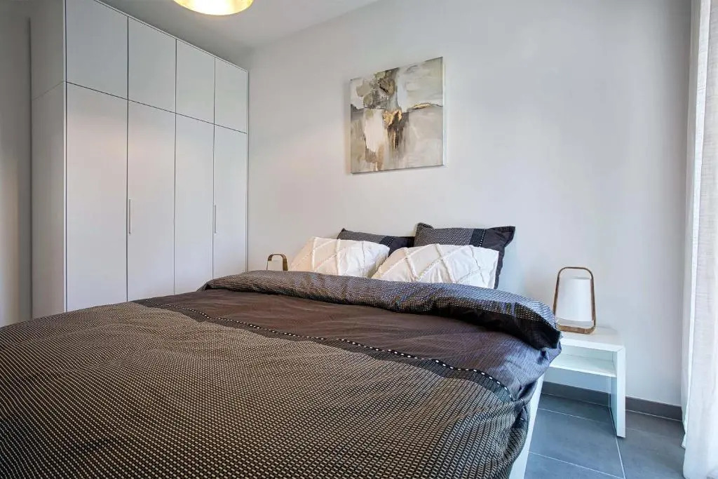 Superbe appart 3 p, 10 mn de la plage avec piscine et parking