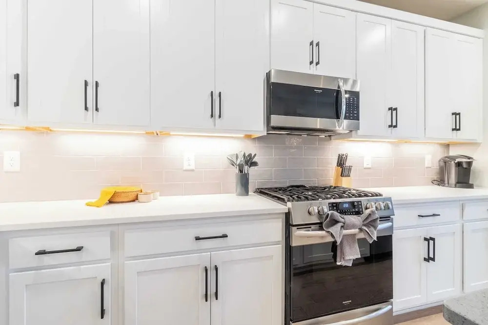 Monty by Avantstay 4bdr 4ba, Balcony w/ Outdoor Seating, 5mins to DT