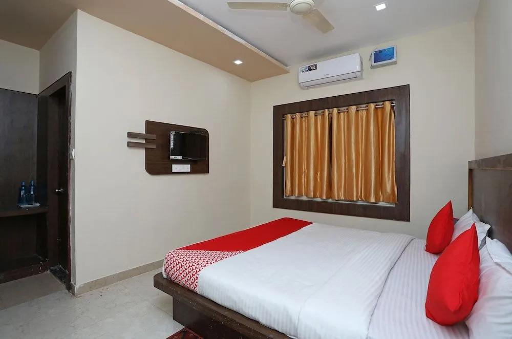 OYO 22955 Hotel Manorama