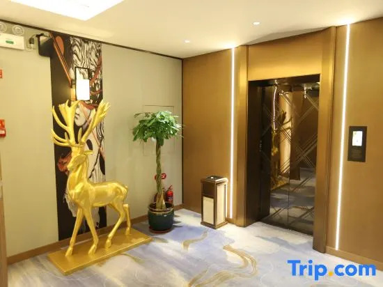 Tianzhuyuan Intelligent Hotel (Baiyin Jingtai People's Cultural Square Railway Station)