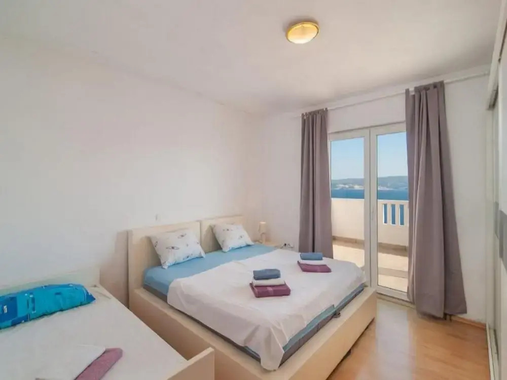Apartment Stipic Omis - Three Bedroom Apartment With Terrace