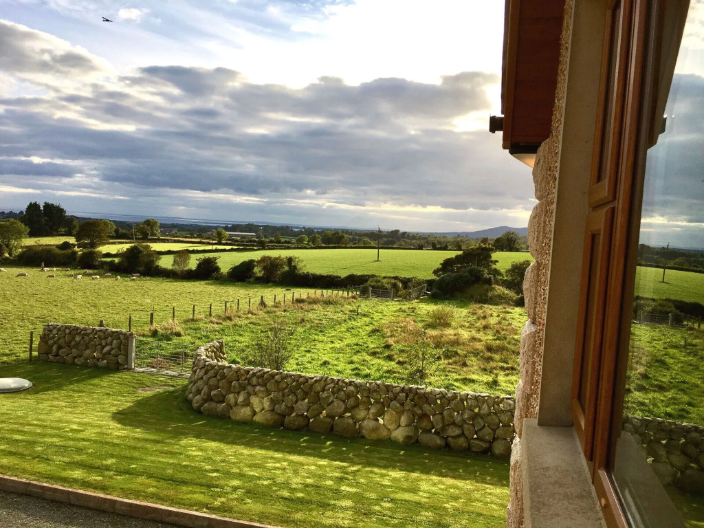 Mourne Country House