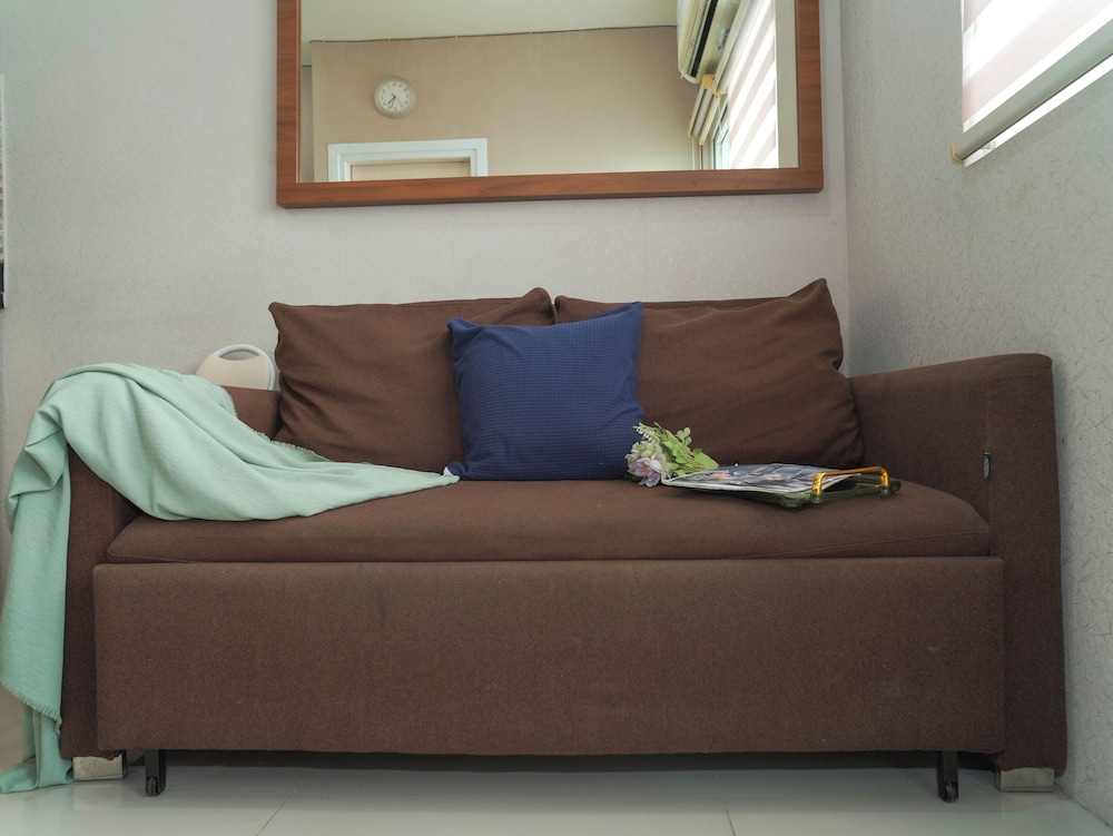 Homelike And Neat 2Br At Apartment Green Pramuka City