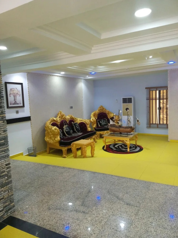 Zoe's International Hotel