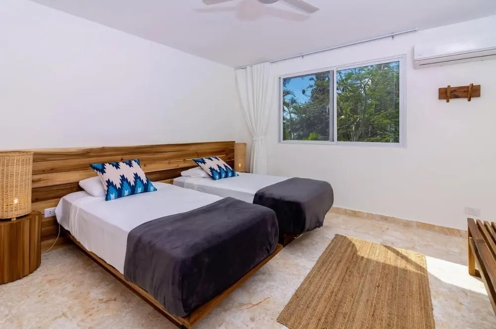 Room in Guest Room - Oceanfront Suite With Kitchenette Stunning Views & Secluded Luxury