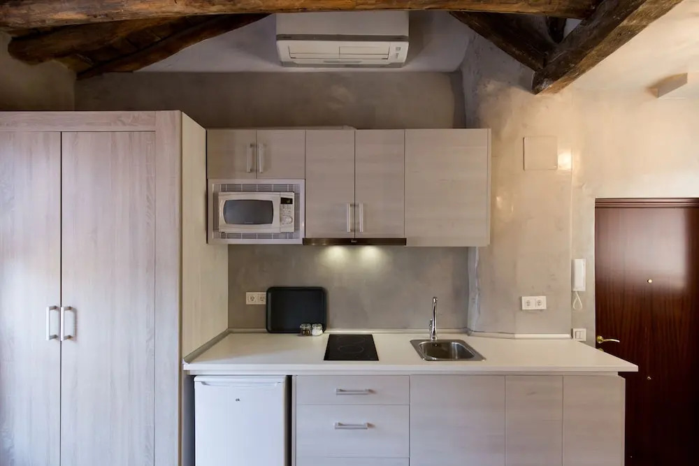 Los Lobos Suites