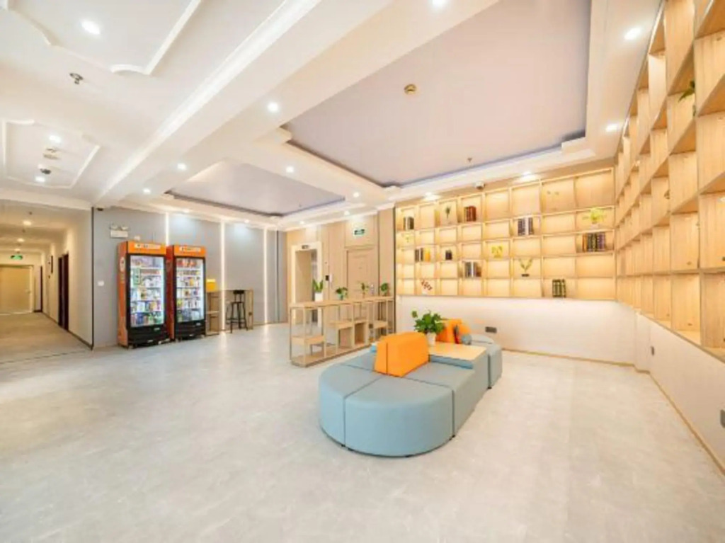 Jitai Chain Hotel (Shanghai Wildlife Park)