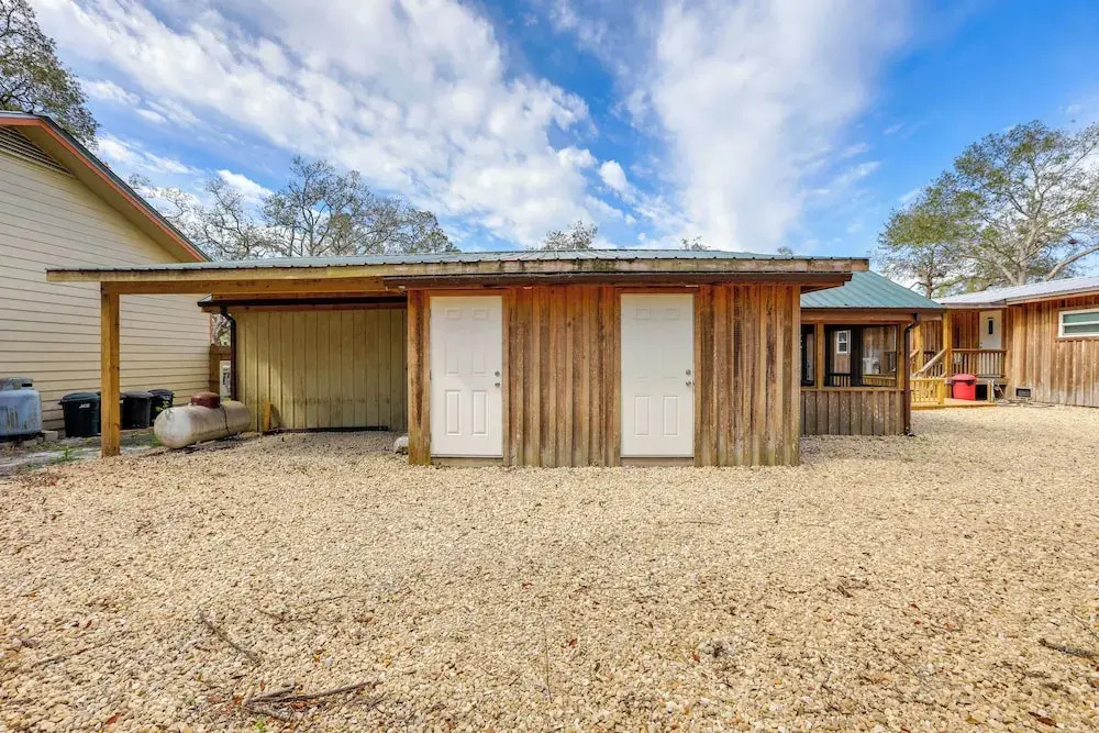 Near Steinhatchee River: Studio w/ Screened Porch!