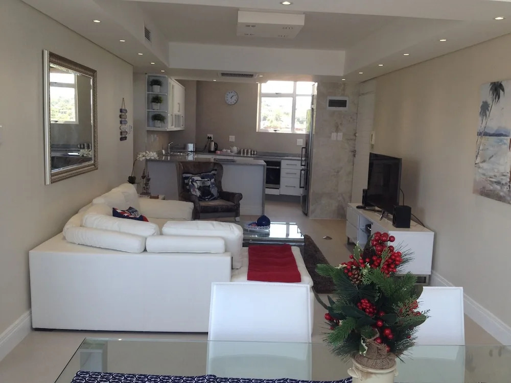 Sea La Vie Umhlanga - Main Beach Access by WhereToGo