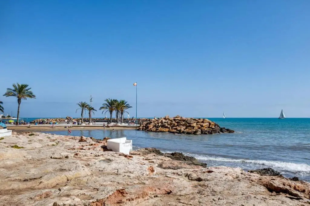 Apartment Ramon Gallud 204