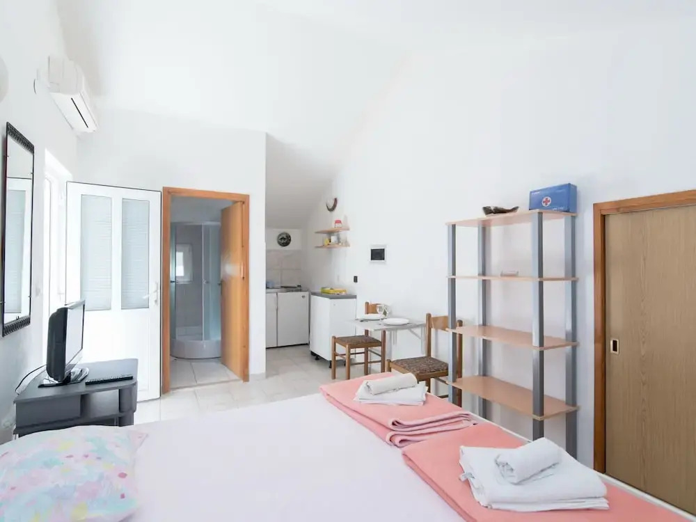 Apartments Pinija - Studio With Terrace -