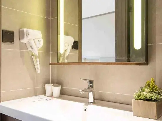 HanTing Hotel (Xi'an Jingwei Industrial Park Changqing West Road)