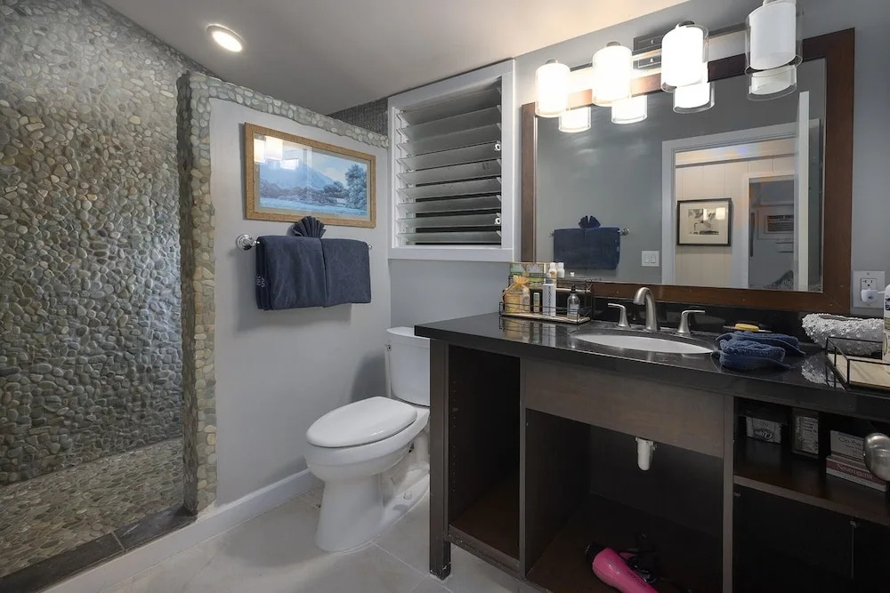 Sea Turtle Ranch 4 Bedroom Home by RedAwning