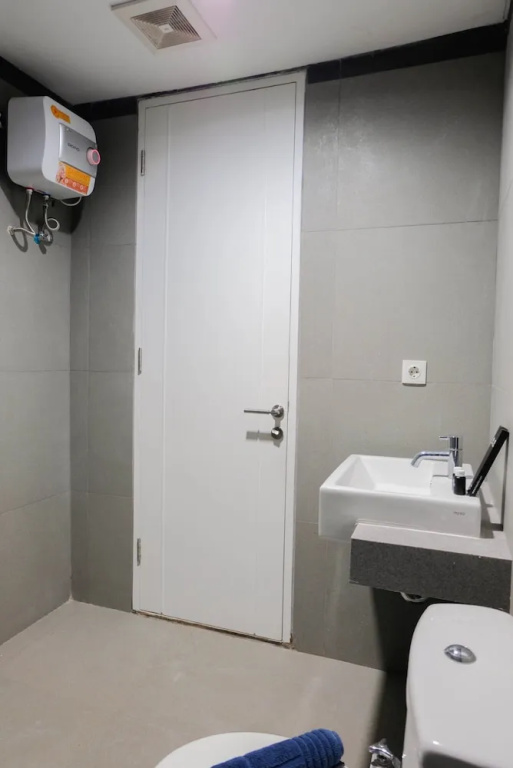 Luxurious and Comfy 2BR Paddington Heights Alam Sutera Apartment