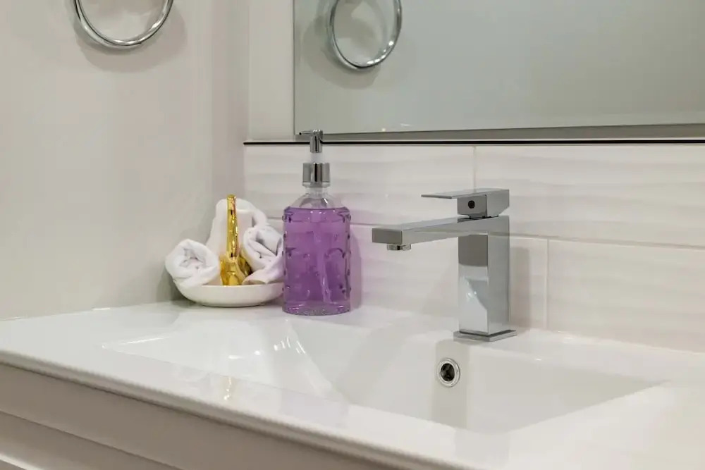 NEW Near Golf Yoga Classes Private Suite Wine