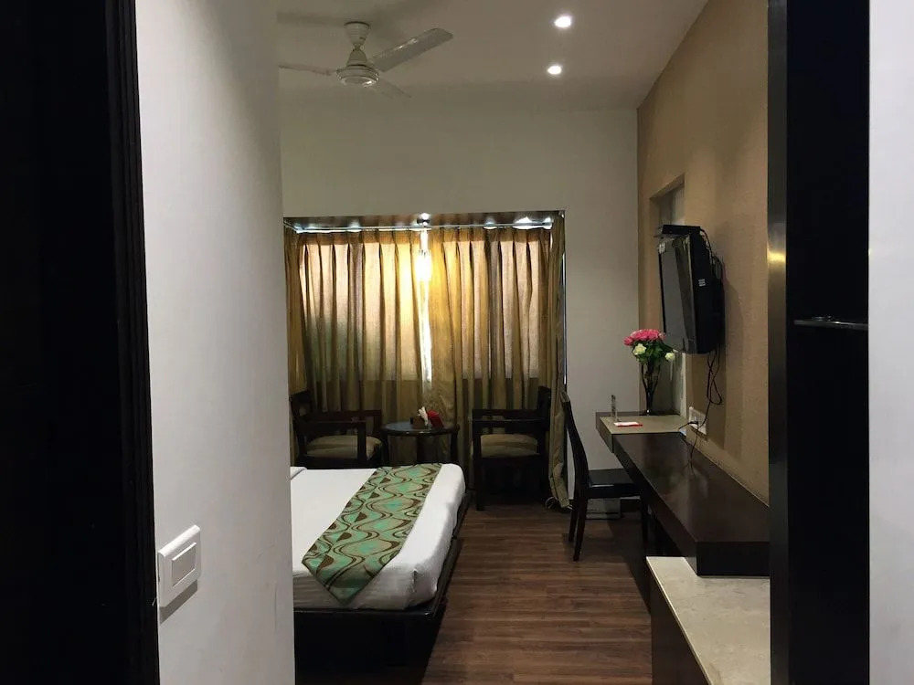 OYO Rooms 074 Cyber City