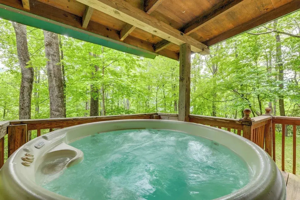 Serene Maggie Valley Retreat w/ Deck & Hot Tub!