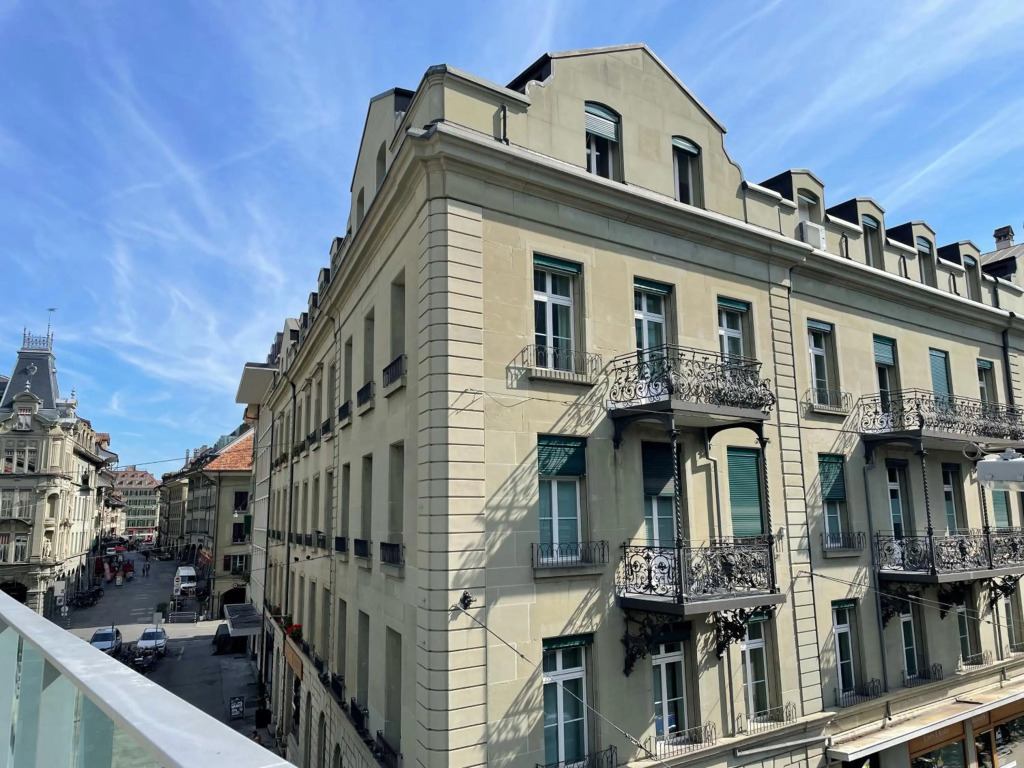 Moderne Altbauwohnung mit Pool und Sauna zentral in Bern