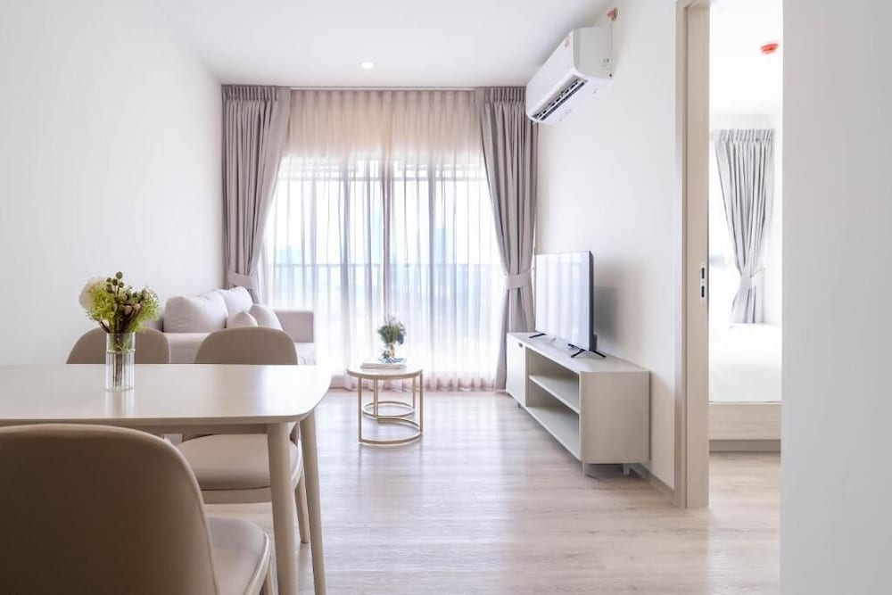 The Hampton Suites Bangna